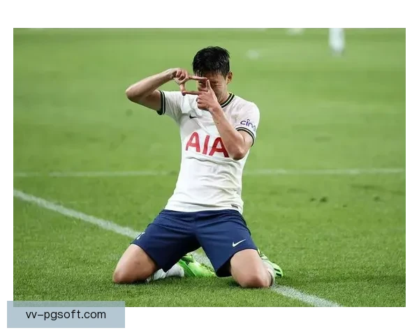 孙兴慜赛前向热刺入场球童亲授射门技巧全过程揭秘